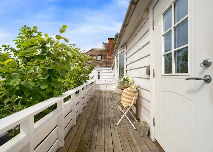 Historic House With Sunny Terrace * Bergen