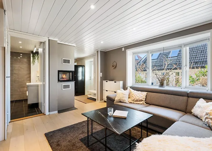 Historic House With Sunny Terrace Bergen