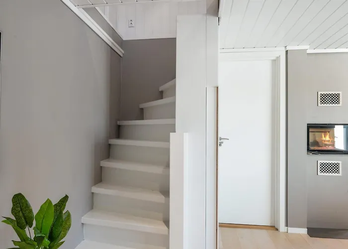 Historic House With Sunny Terrace Apartment