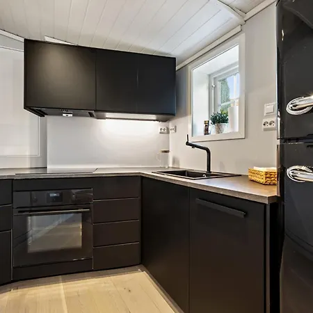 Historic House With Sunny Terrace *