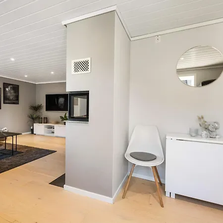 Historic House With Sunny Terrace Bergen