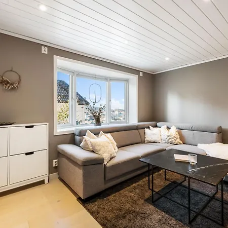 Historic House With Sunny Terrace Daire *