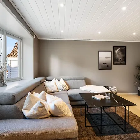 Historic House With Sunny Terrace Bergen