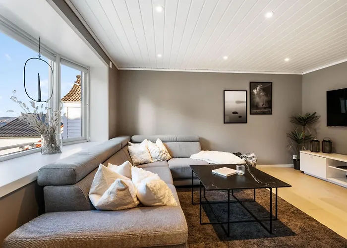 Historic House With Sunny Terrace Bergen