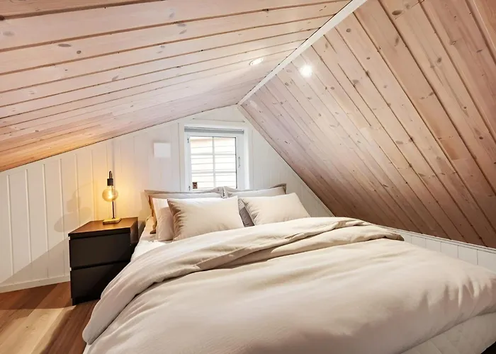 Lägenhet Historic House With Sunny Terrace Bergen